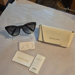 NWOT MICHAEL KORS SUNNY'S.